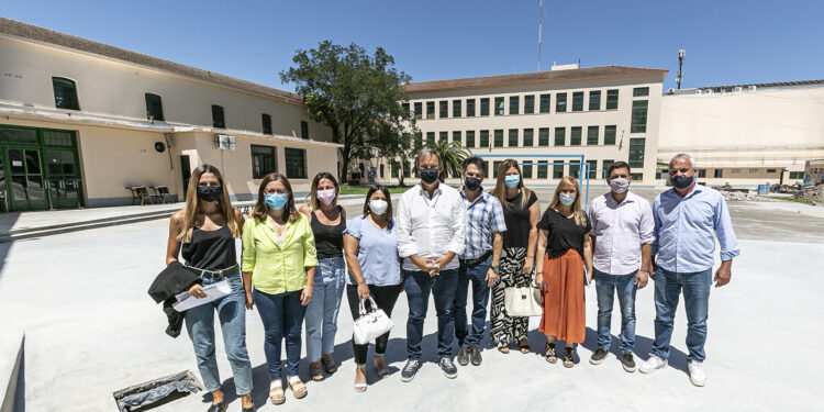 El Colegio Nacional luce renovado con las históricas obras que concreta el municipio