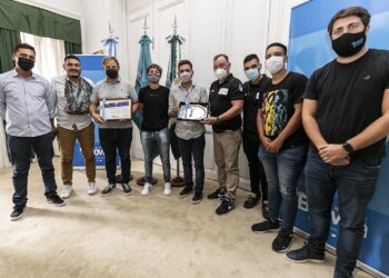 Cascallares y Fabiani distinguieron al fútbol femenino del Club Claypole por su ascenso