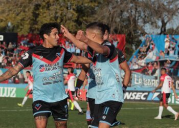 Brown le ganó a Instituto en Adrogué y está segundo