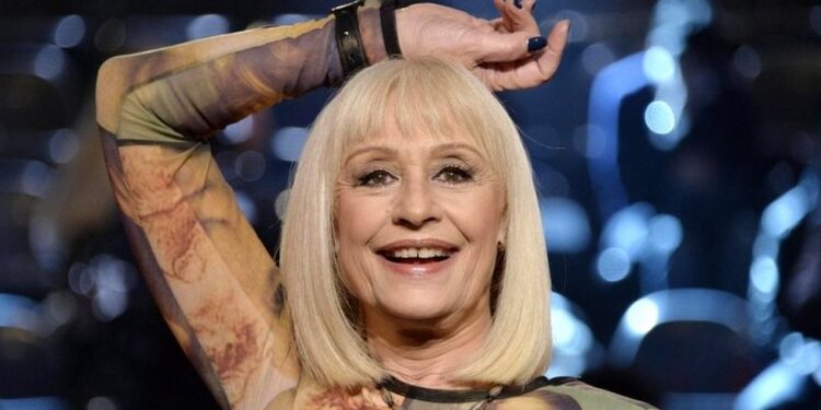 Un homenaje a Raffaella Carrá en el Centro Discépolo de Burzaco