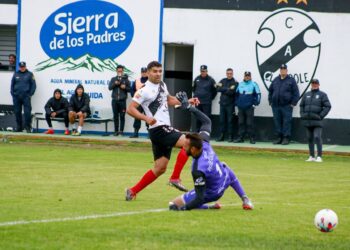 Claypole ya tiene rival en su lucha por ascender