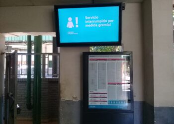 Colectivos a tope y malhumor: las consecuencias del paro de trenes