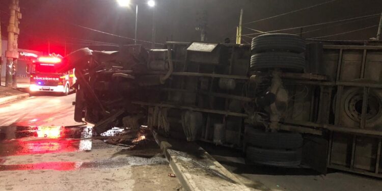 Otro choque en la Ruta 16 en Longchamps y el vuelco de un camión en Solano