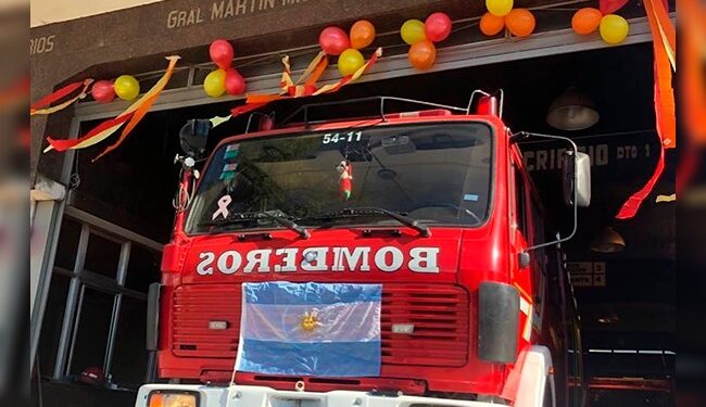 Los Bomberos Voluntarios invitan a decorar las casas para celebrar su día