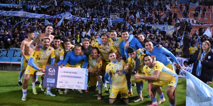 Temperley dio el batacazo y eliminó a River de la Copa Argentina