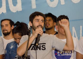 Sigue la conmoción entre funcionarios y compañeros que despiden a Santiago Paolinelli, el joven asesinado en Burzaco