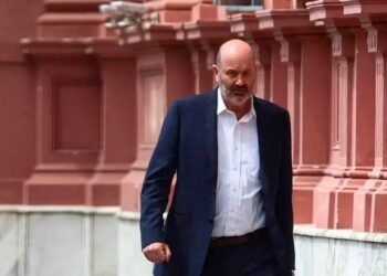 El Gobierno de Milei quiere una jornada laboral de 12 horas y la vuelta de los ticket canasta