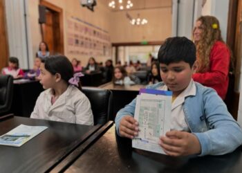 Alumnos presentaron un proyecto de ordenanza para enseñar reanimación en todas las escuelas de Brown