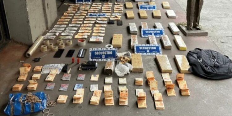 Tiros, un herido y un allanamiento a narcos en Lanús: tenían 20 kilos de marihuana