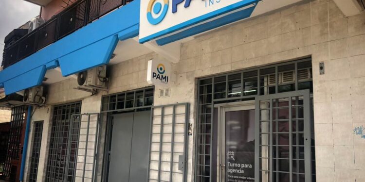 Echan a trabajadores de PAMI Brown y se resiente la atención al público