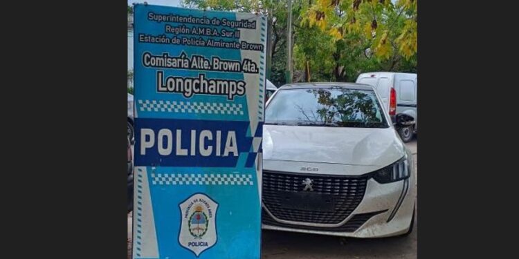 Gracias a los lectores de patentes, cayó en Longchamps una banda que se movía en un auto robado