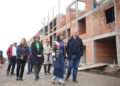 Cascallares y Batakis recorrieron la obra de 88 viviendas en José Mármol