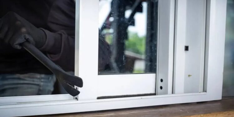 Alarma por una serie de entraderas violentas en Longchamps y Burzaco