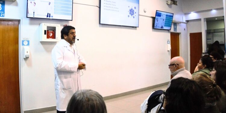 Concientización sobre Hepatitis y vacunación, el eje de una charla en el Sanatorio Modelo Burzaco