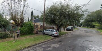 Discutió con un amigo, se subió al auto, lo atropelló y lo mató en Temperley: fue detenido