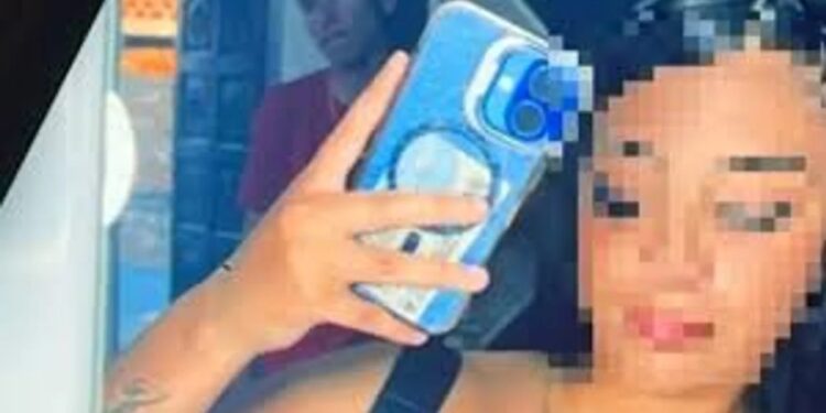 Lanús: una joven de 16 años mató a su novio de una puñalada y escapó