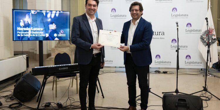 Creció en Claypole, soñaba con jugar en Boca pero el tango lo enamoró y fue reconocido en Buenos Aires por su aporte cultural