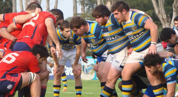 Terrible patada de un rugbier de Pucará a otro de San Albano