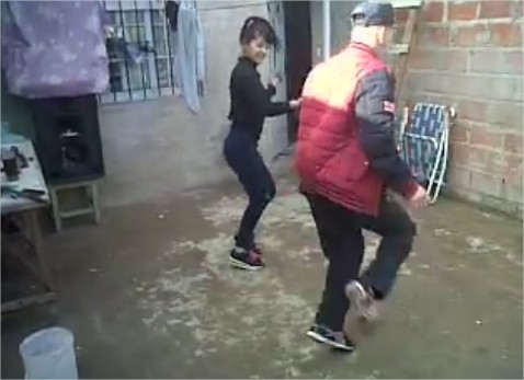 Se filmaron bailando y ahora la rompen en facebook