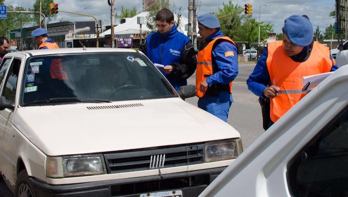 Operativos de tránsito y antipicadas en Brown