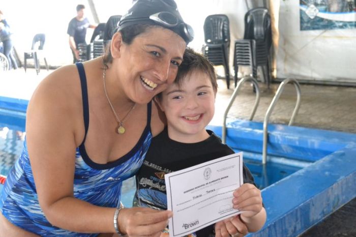 Glew: reviví el emotivo torneo de natación para personas con discapacidad