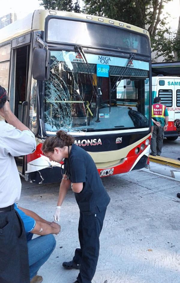 Un colectivo atropelló y mató a un hombre en Palermo