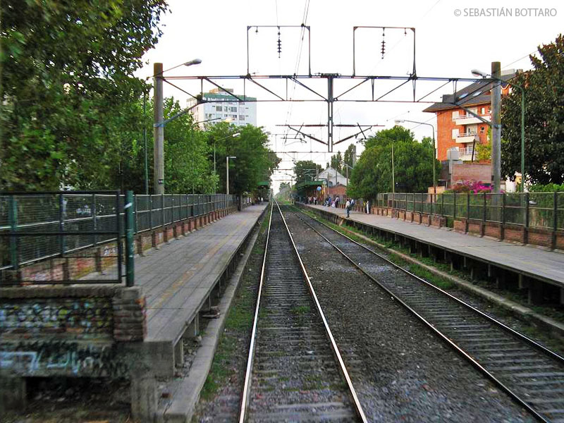 Policías parteros en la estación Adrogué