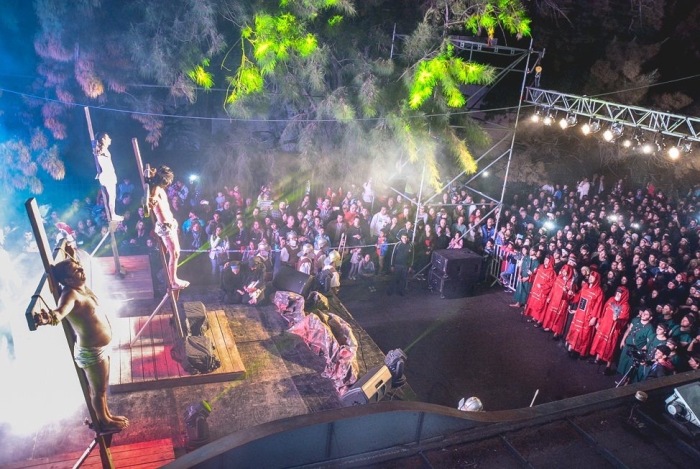 Vía Crucis por las calles de Adrogué