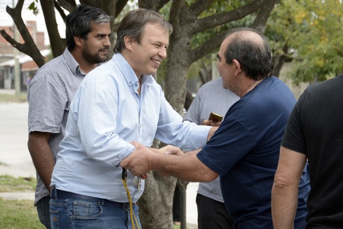 Cascallares recorrió el nuevo pavimento de Bynnon en San José