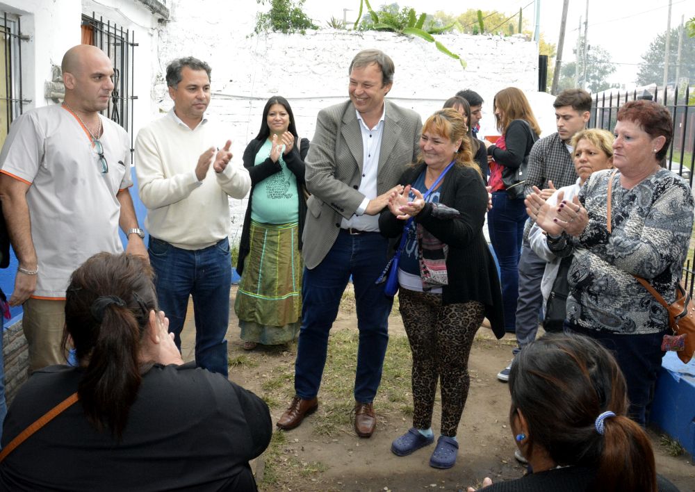 Ampliarán la entrega de prótesis dentales a más vecinos de Brown