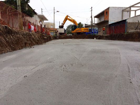 Asfaltan 40 cuadras en Claypole