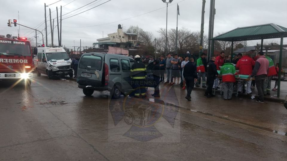 Calzada: cuatro heridos en  un múltiple choque