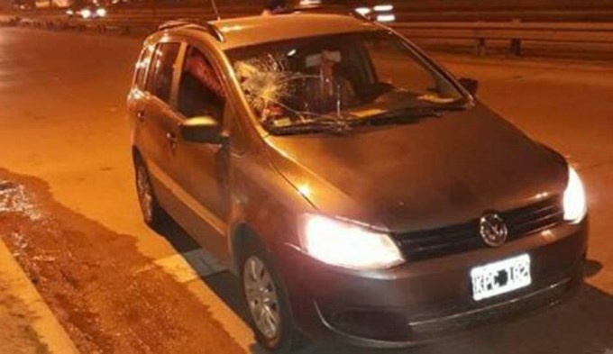 Lomas: borracho quiso evitar control y atropelló a gendarme