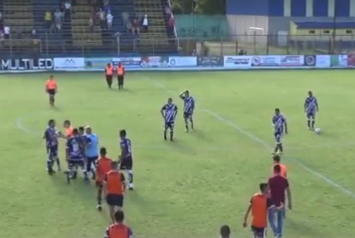 En 4 minutos, Sanma perdió increíblemente con Dock Sud