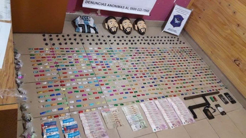 Glew: cayó una banda que vendía drogas con caretas de Messi