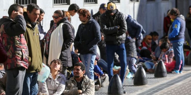 El 60% de los argentinos gana menos de $ 20 mil por mes
