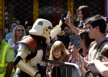 Star Wars vuelve a tener su desfile solidario por las calles de Adrogué