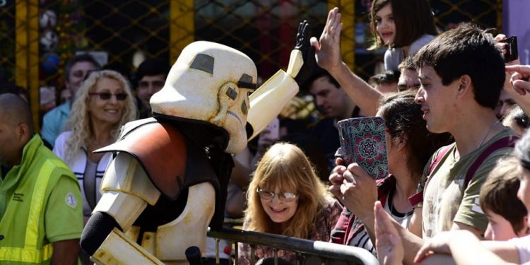 Star Wars vuelve a tener su desfile solidario por las calles de Adrogué