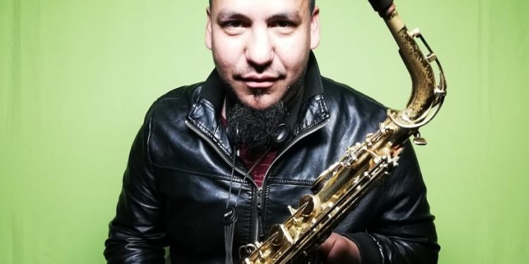 Burzaco: le robaron su saxo y pide ayuda para recuperarlo