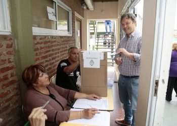 Cascallares votó en Burzaco «con mucha esperanza»