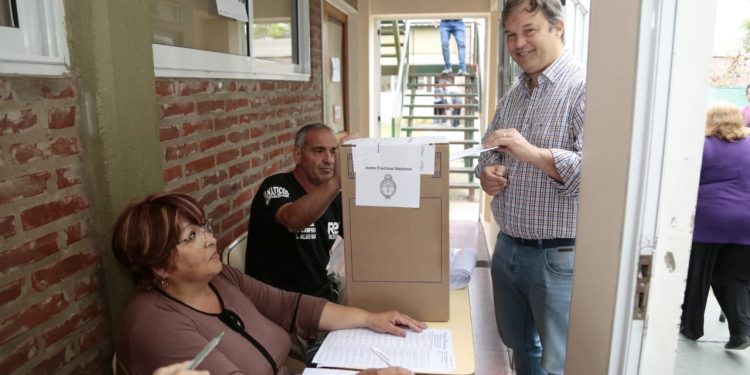 Cascallares votó en Burzaco «con mucha esperanza»