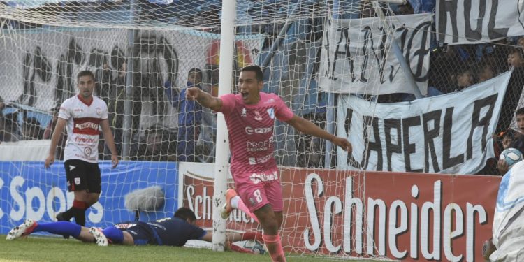 El Cele goleó a Morón y trepa en la tabla de la Primera Nacional