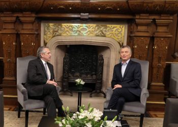 Alberto se reunió con Macri y propuso un equipo de transición