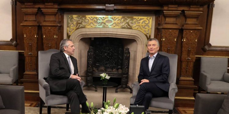 Alberto se reunió con Macri y propuso un equipo de transición