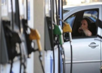 Por la nafta, los argentinos usan cada vez menos el auto