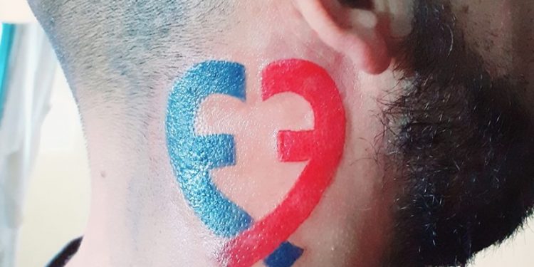 Glew: se hizo un tatuaje increíble para agradecer por la salud de su papá