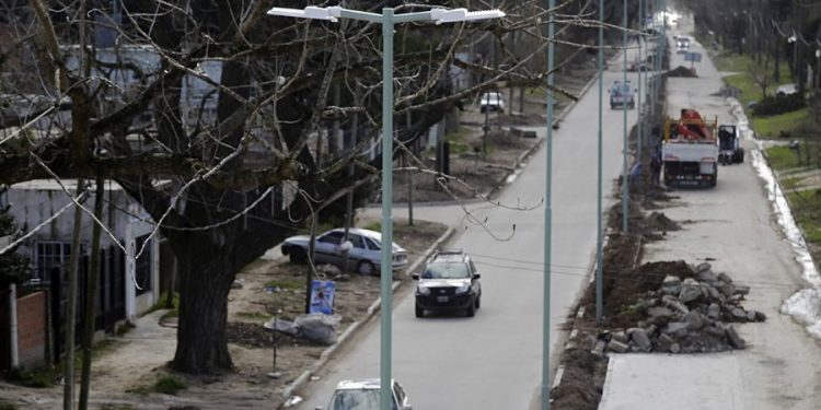 Cascallares recorrió la nueva avenida Espora en Glew y Longchamps
