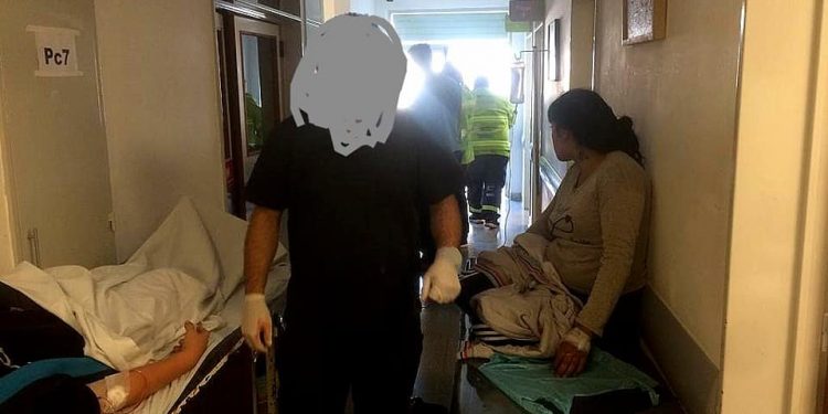 Hay más de 30 pacientes internados en los pasillos del Meléndez y no hay suero