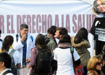 Médicos y enfermeros denuncian que Vidal no cumplió lo firmado y van al paro
