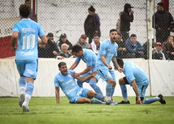 Temperley ganó con un golazo y se despega del fondo